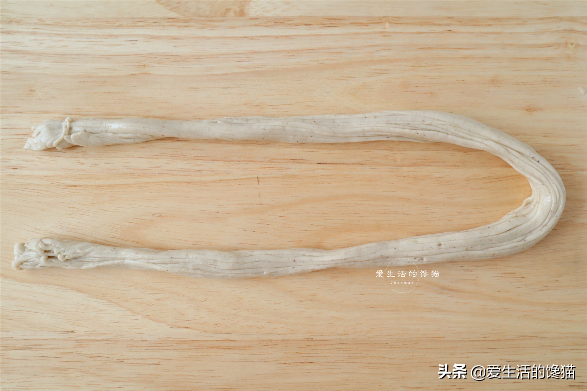 寒假來了，早餐不用愁，做一盤這餅，香脆可口，孩子愛吃我樂意做