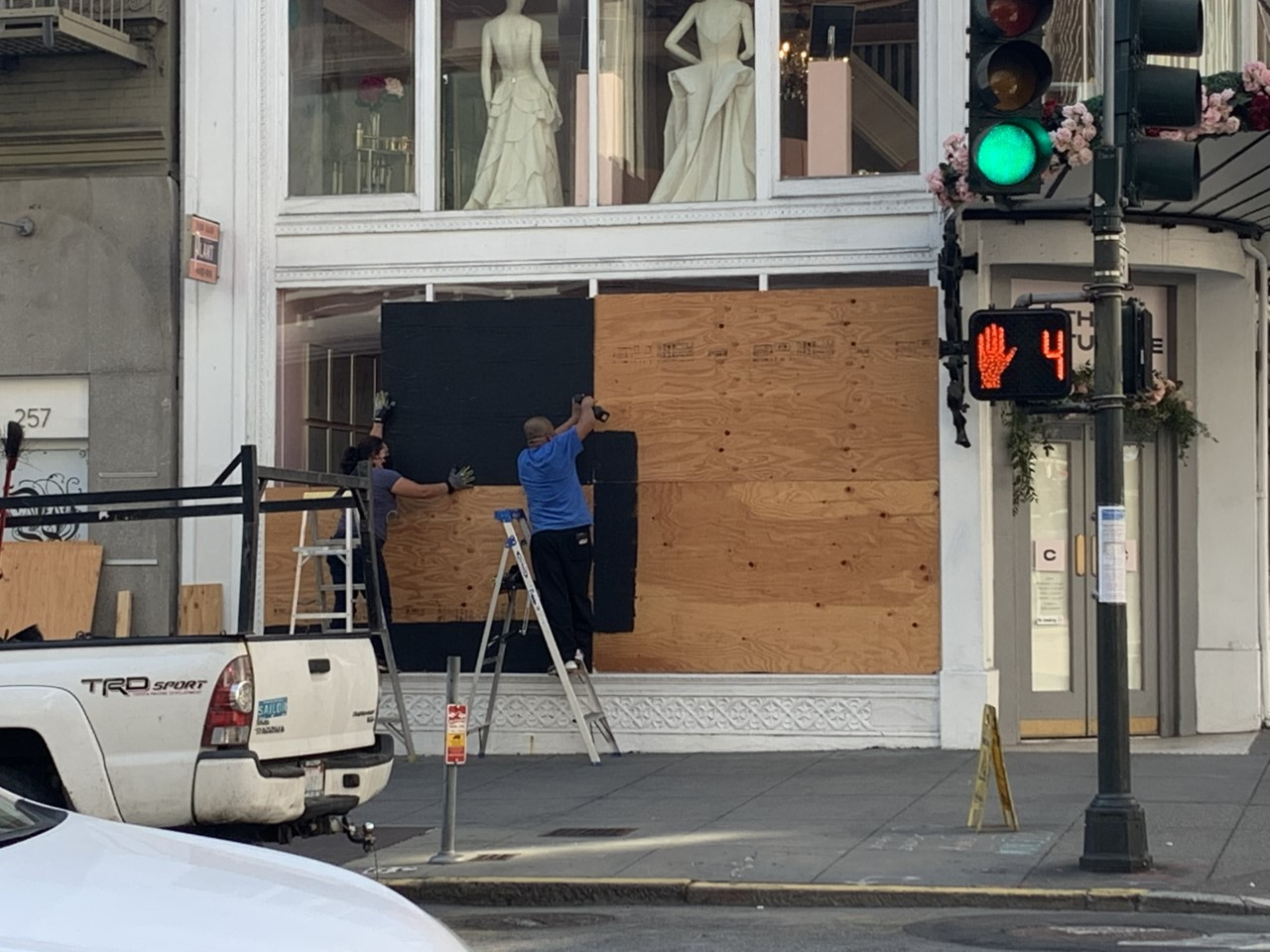 “先保车！”美国总统大选日，Waymo紧急迁出旧金山的无人车