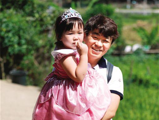 王宝强“痴心不改”爱美人，与新女友冯清传来