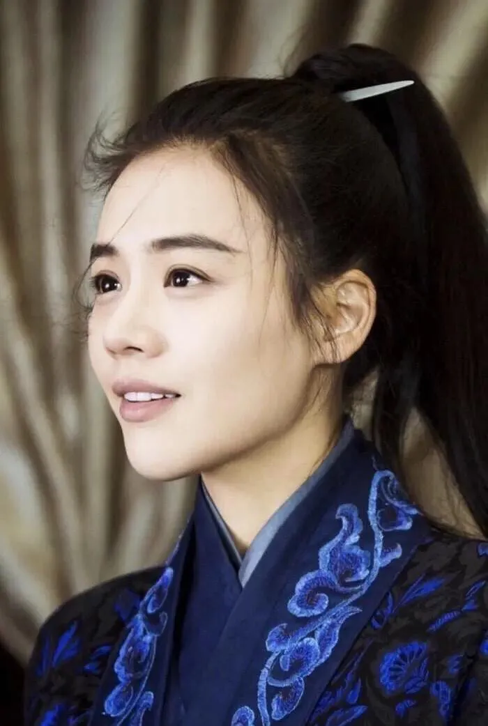 京圈格格关晓彤太子陈飞宇公子张若昀，扒一下混京圈的年轻皇族！