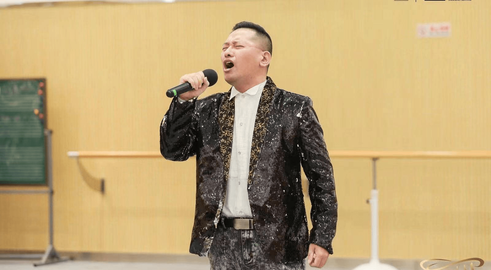 听见好音乐《颂歌祖国迎国庆群星公益演唱会》26日在红馆壹号开唱