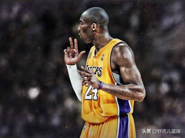 揭秘NBA球星十大霸气庆祝动作：卡特开摩托成经典，榜首太嚣张