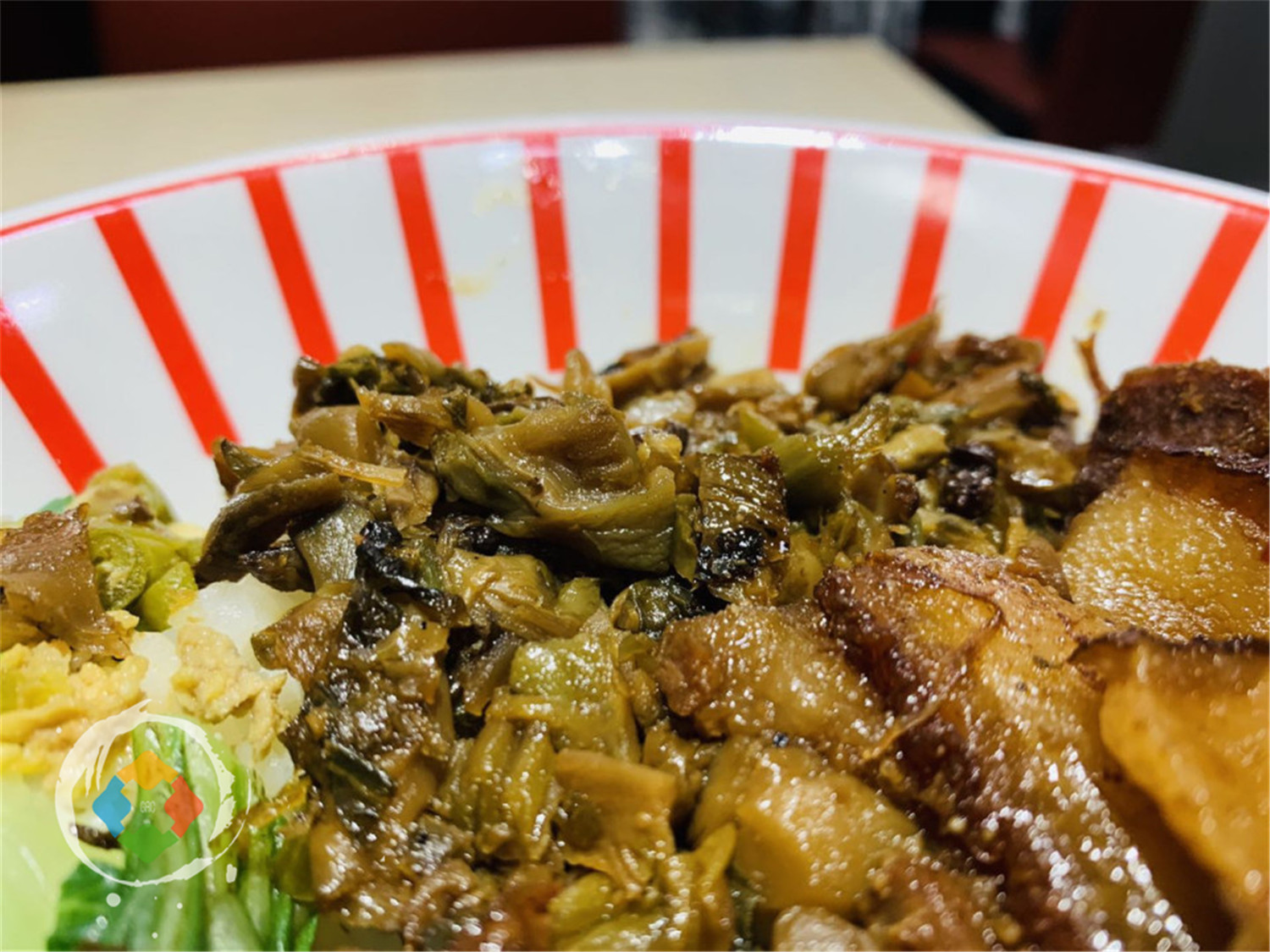 重庆乡村基新品，为本地人定制的烧白与回锅肉，性价比有多高？﻿