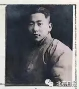 他的履历表首度公开，直登热搜第一！这些细节很热血——