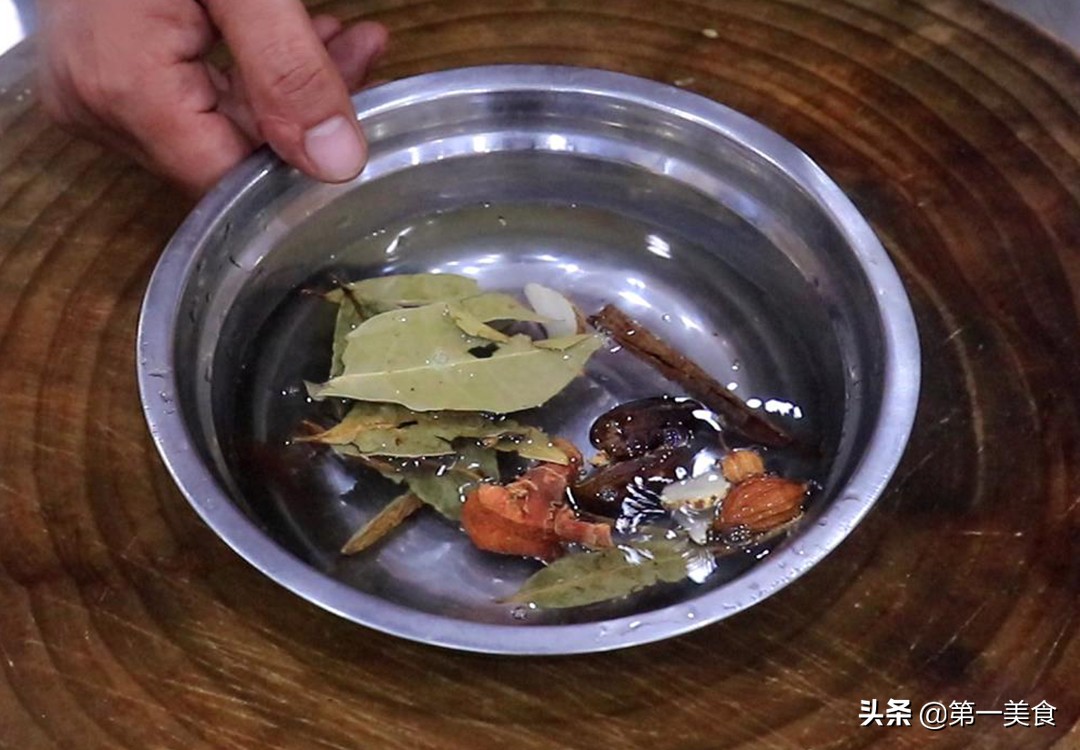 圖片[5]-【鹽水鴨】做法步驟圖 咸香入味 做法其實(shí)很簡(jiǎn)單-起舞食譜網(wǎng)