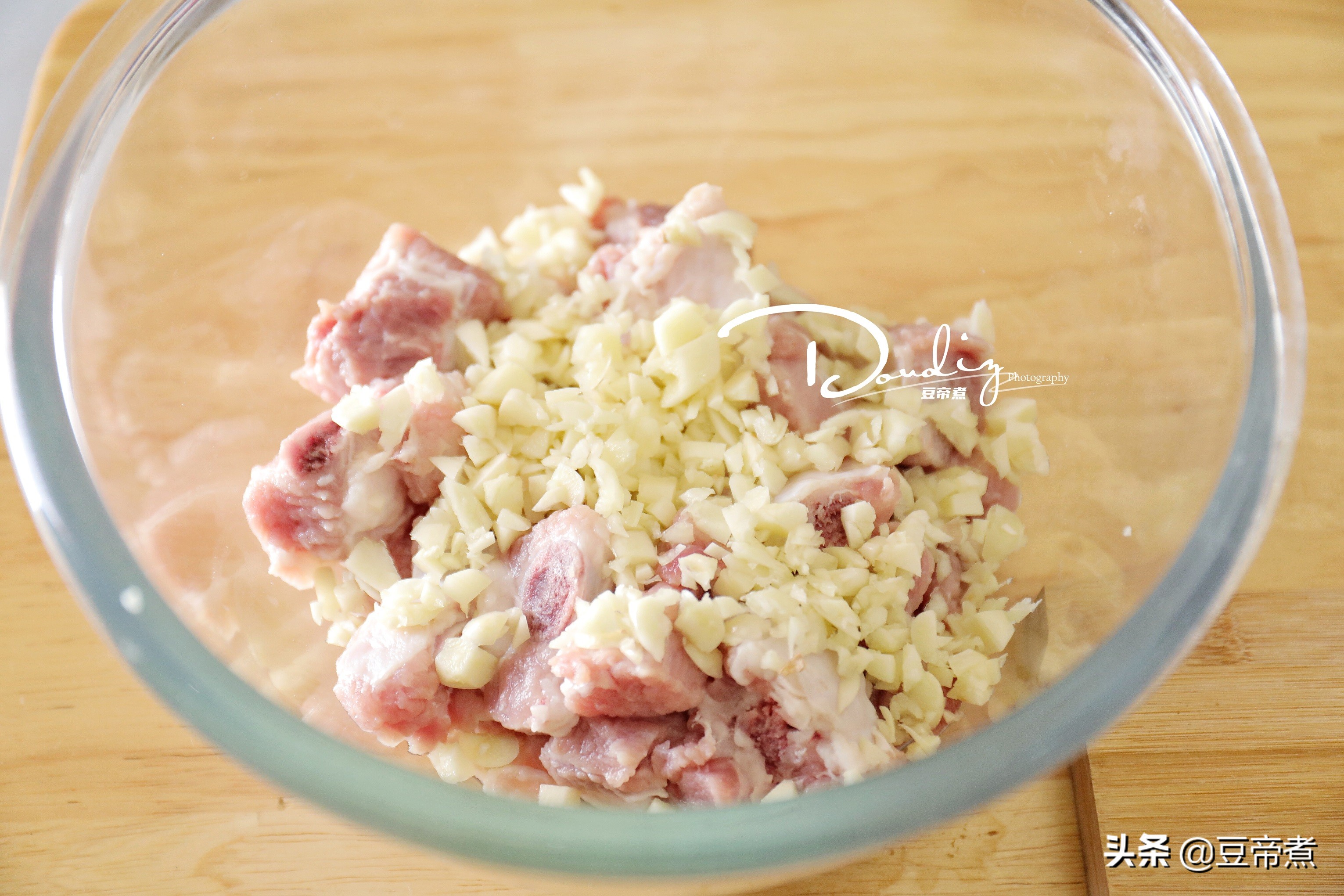 想吃就吃，实现排骨自由，再也不用久久才做一次“蒜香排骨”吃