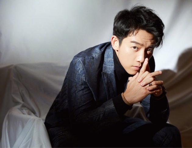 年轻人不要只想当明星，王健林坦言：女明星只是比较有钱的普通人