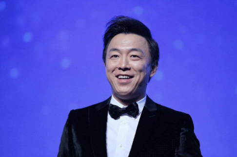 黄渤“隐藏”13年妻子，终于浮出水面，网友：难