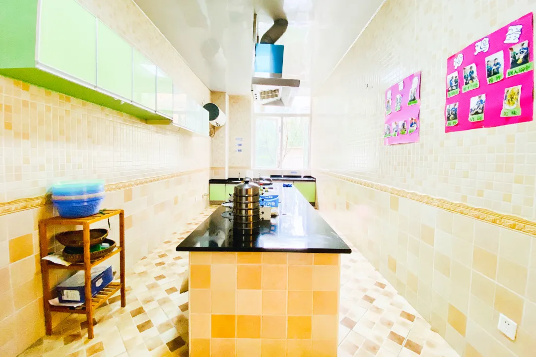 成都市双流区特殊教育学校开展爱国卫生运动