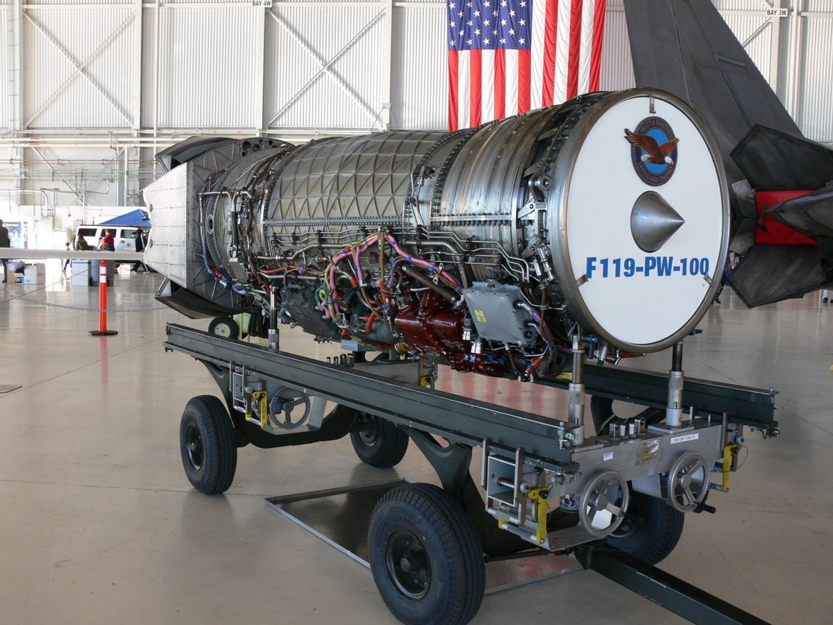 ��ý�߶ȹ�ע��31ս�����Ƽ�F22��F35֮����Ϊ����F35����