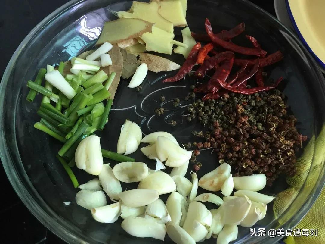 这样做麻辣小龙虾，麻辣鲜香越吃越上瘾