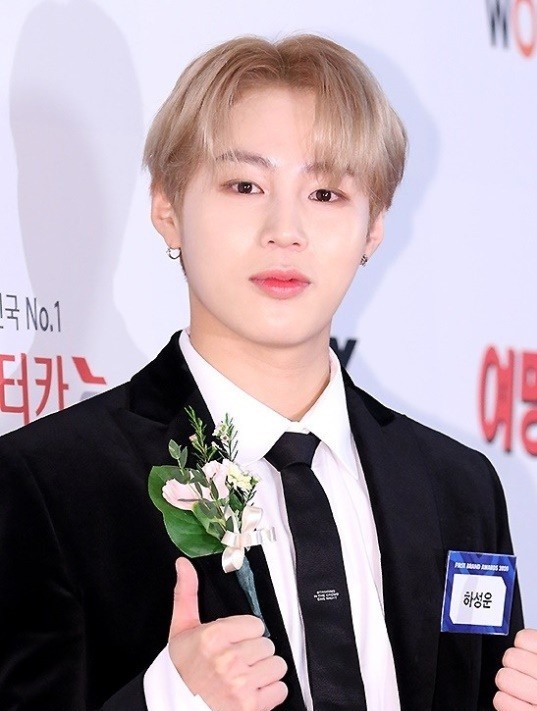 歌手河成云接到出演trot全国体育大赛的提议正在讨论中