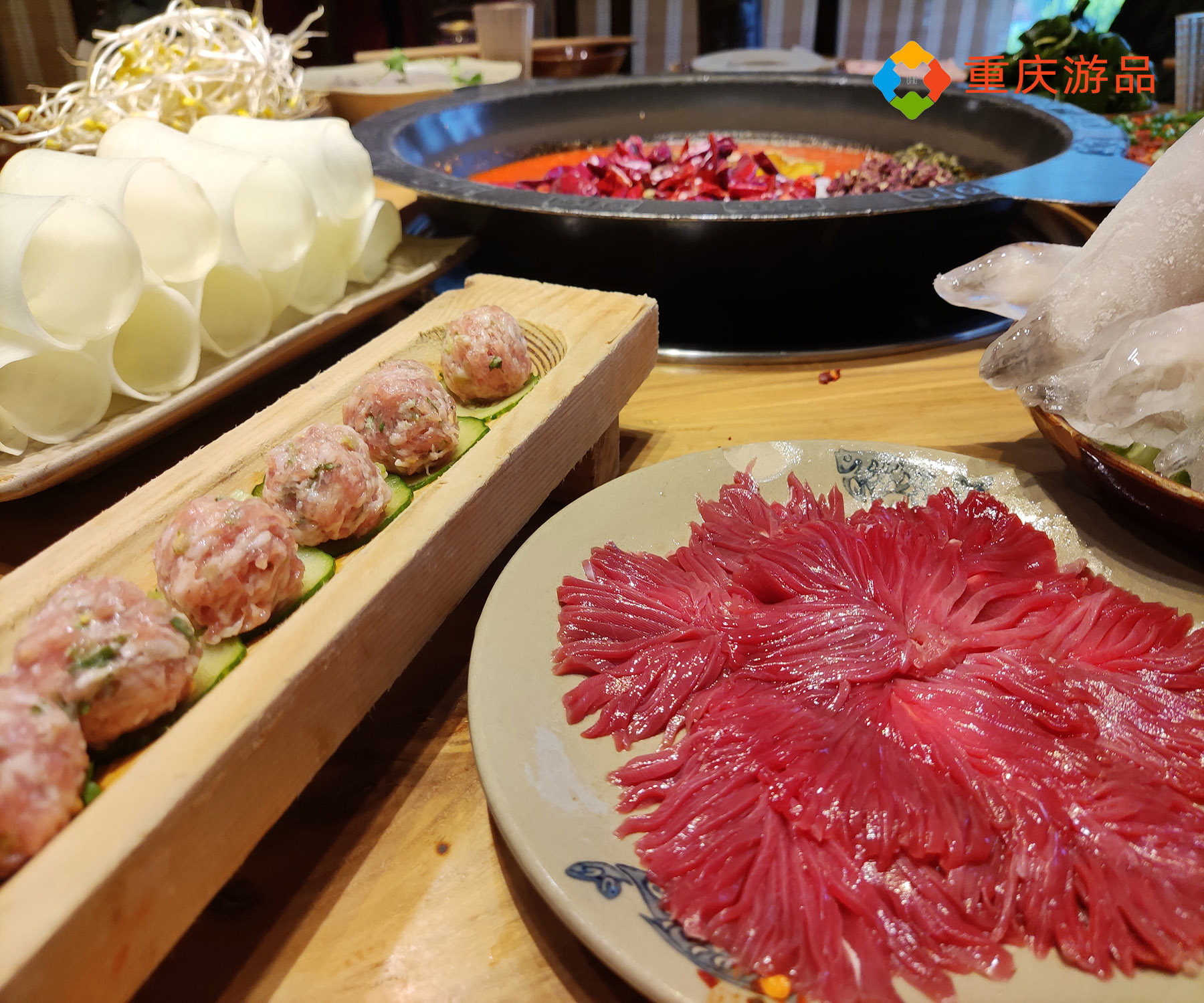 重庆耙二哥腰片王火锅，人均100，腰片脆爽还限量，值得一去