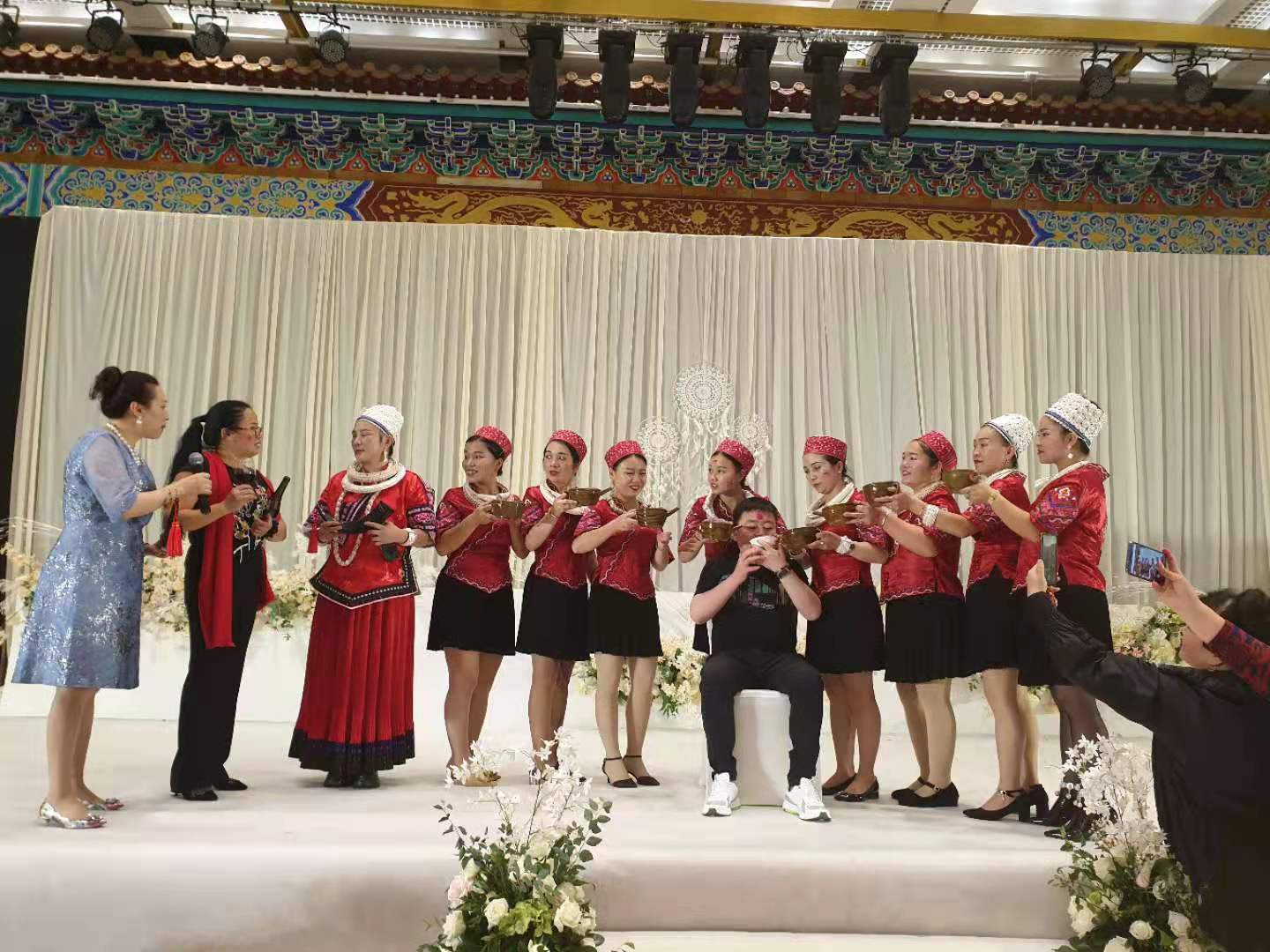 国庆期间京城演绎了一场苗族文化盛宴 苗族姑娘的苗族婚礼
