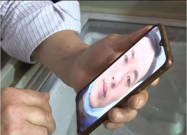 跨越三十年的亲情，终于找到自己的亲生父母