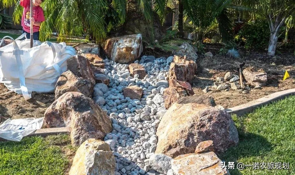 如何在自家院子中打造旱溪？看这里