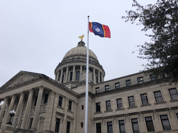 拜登終於看到好的一面，美國密州率先升起新州旗，撤下了邦聯旗幟