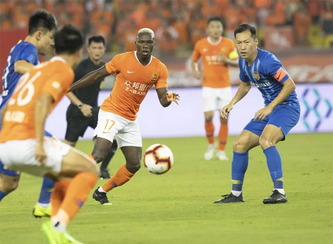 江苏队告别中超联赛，成中国足坛笑柄，5亿债务