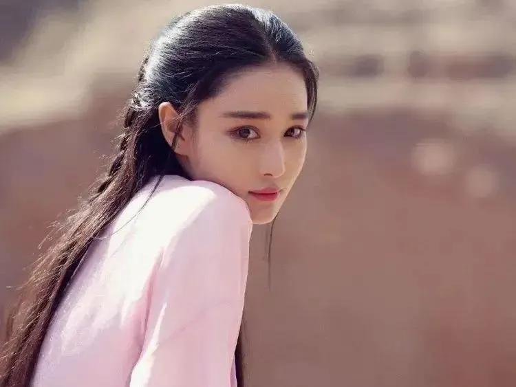 张馨予再谈何捷，深情告白，称自己一度不信爱