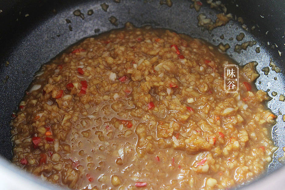 天一热就想吃这菜，鲜嫩解暑营养高，蒸10分钟出锅，浇上料，真香