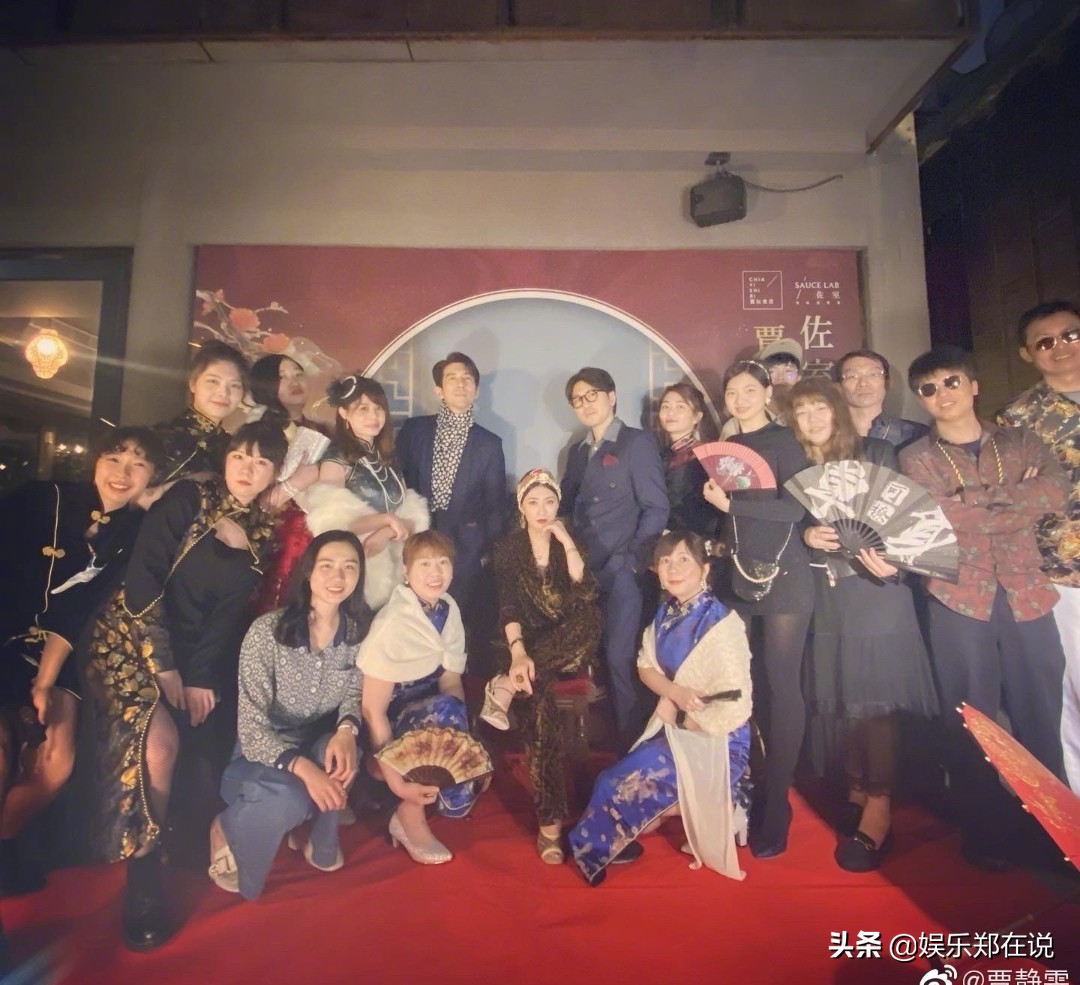 梧桐妹首次和賈靜雯、修傑楷合體拍大片，長腿吸睛，越長越好看了