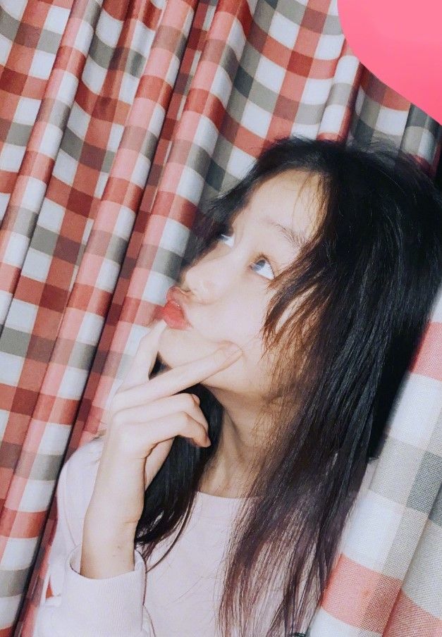 赵薇12岁“女儿”终于返校，穿工装裤会配骑士靴