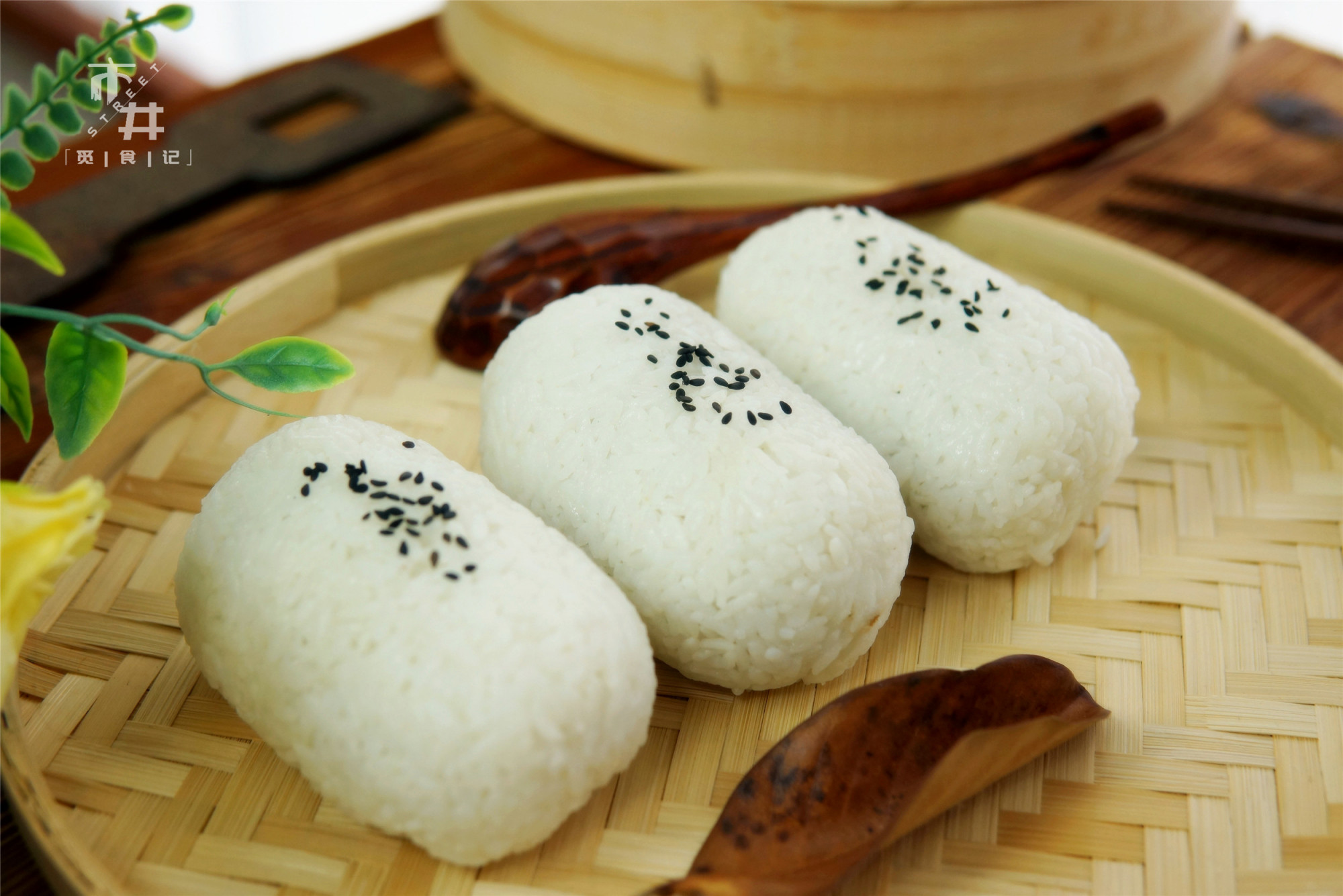 学会这早餐，家里的米都不够吃了，上班上学拿一个就走，营养好吃