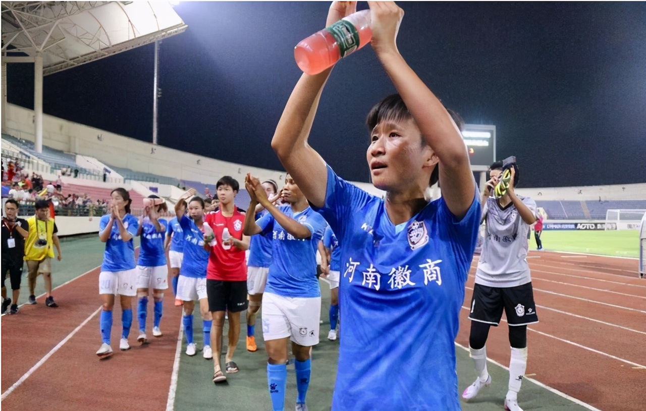 恭喜！中国女足实力碾压韩国队：1教练球员入围，贾秀全高枕无忧