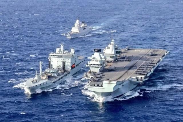 反击“新八国联军”！解放军南海划大片禁区，东风快递或再次出鞘