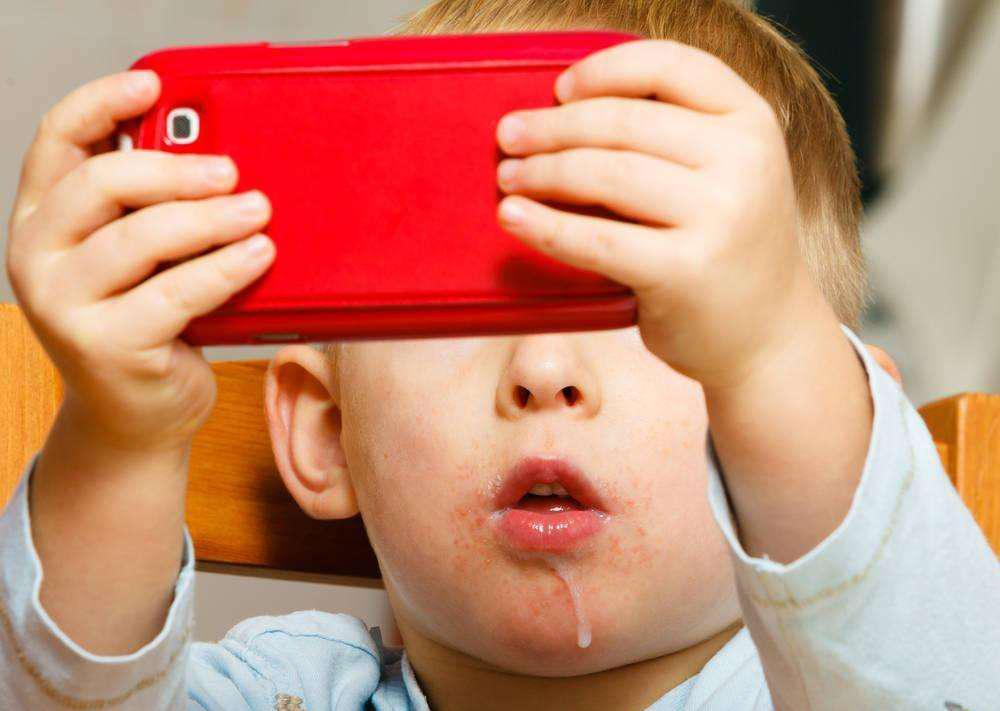 几招解决孩子爱玩手机爱看电视的问题