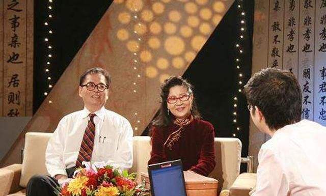 他被称为\"博士老爹\"，6个孩子5个博士，