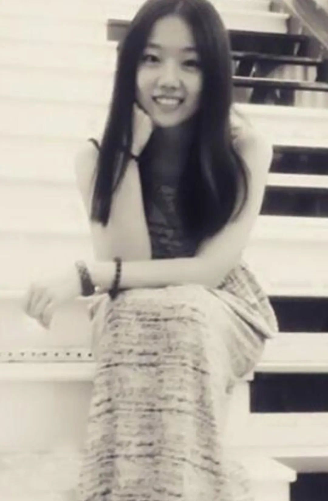 12岁爆红却毅然退圈，最终皈依佛门，小鸽子胡雅