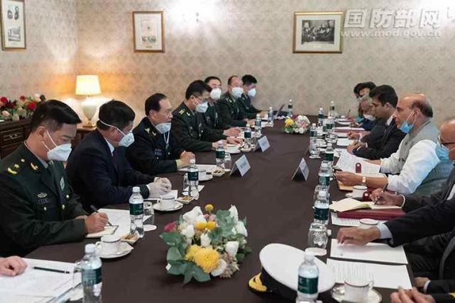 中印两国防长在莫斯科谈判，特朗普提出帮忙，遭中印一致拒绝