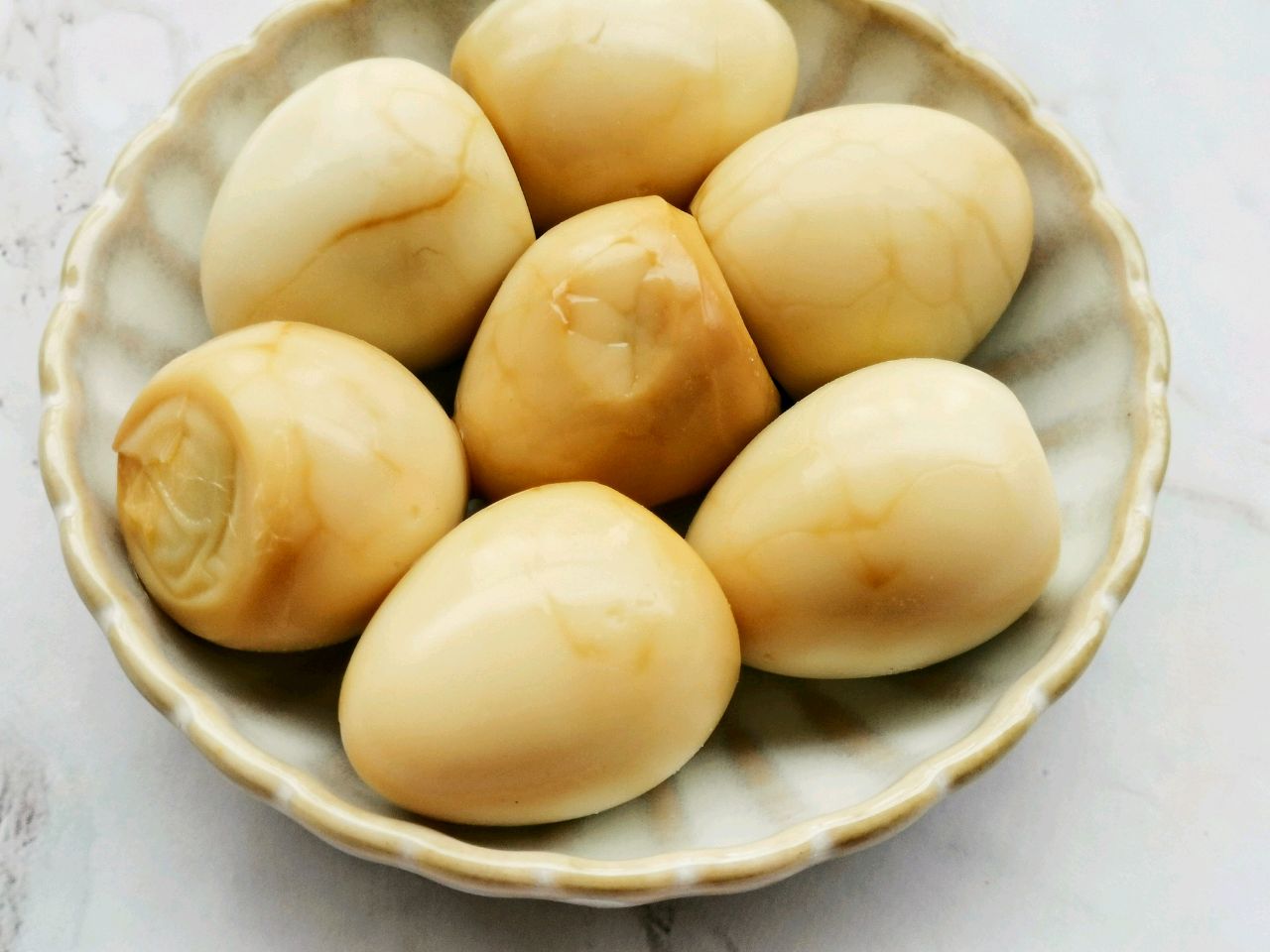 家常五香卤鹌鹑蛋，做法简单，Q弹好吃，一口一个停不下来