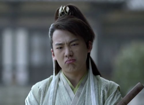 郭麒麟要霸屏！9档综艺3个常驻，真乃现实版“范