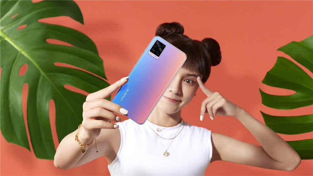 vivo S7首销夺得多服务平台销售冠军 详细说明这款新手机为什么独得LISA钟爱