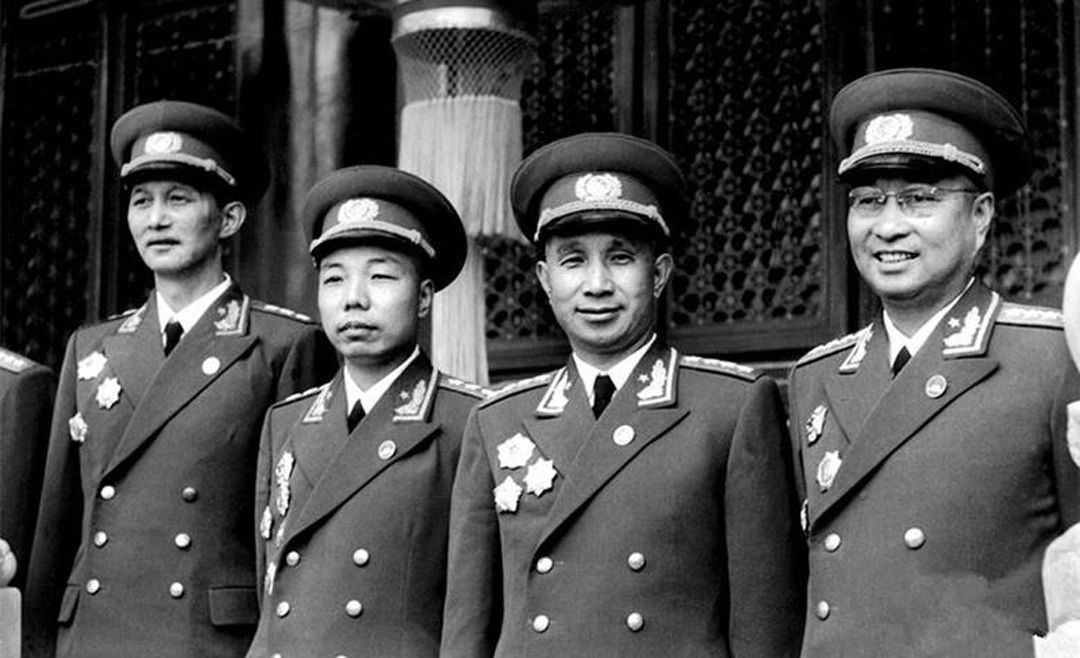 粟林彭刘徐，都有资格担任志愿军统帅，主席为何青睐粟裕？