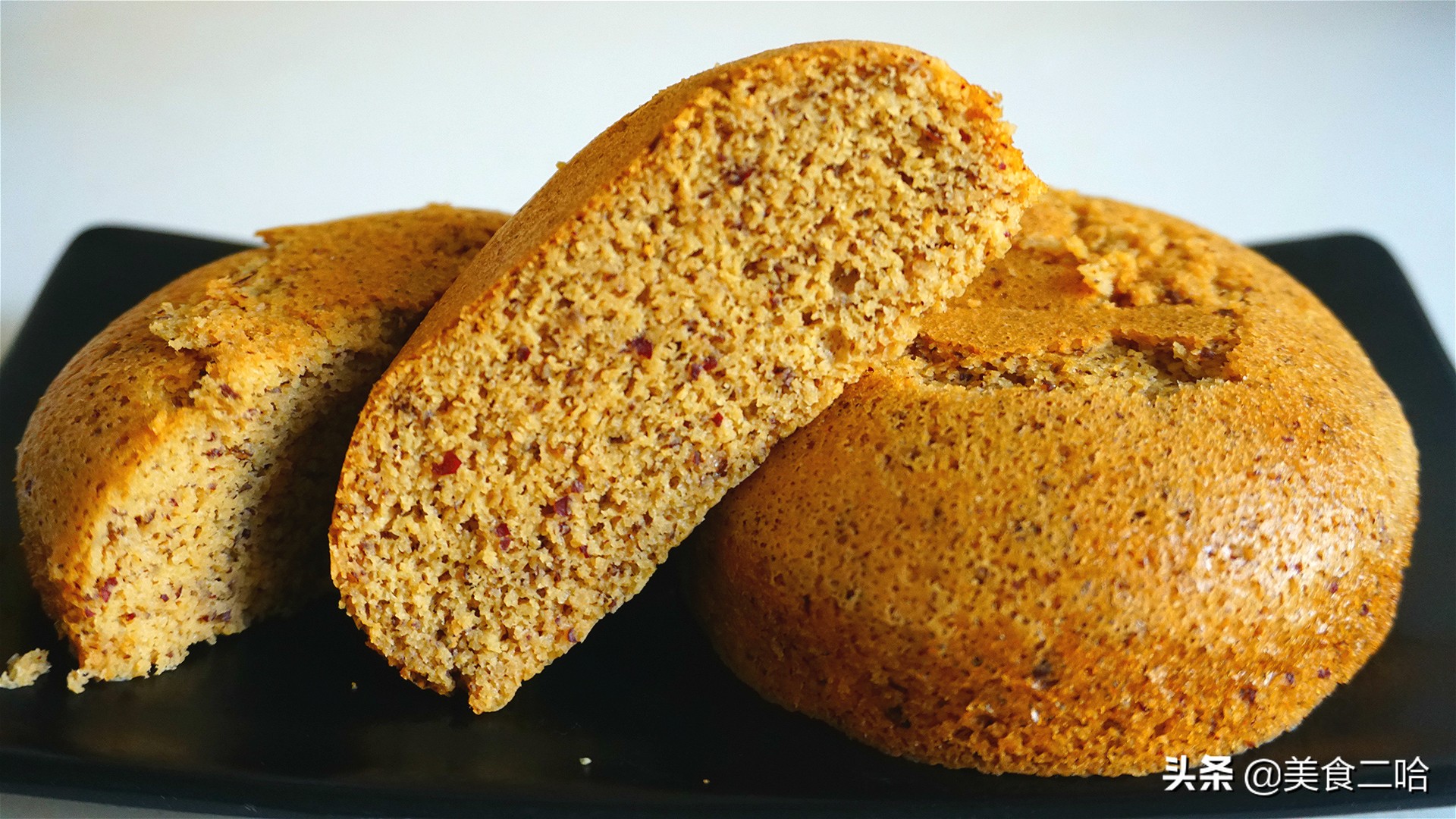 蒸发糕时，记住别用面粉酵母粉，教你快速做法，松软不粘牙