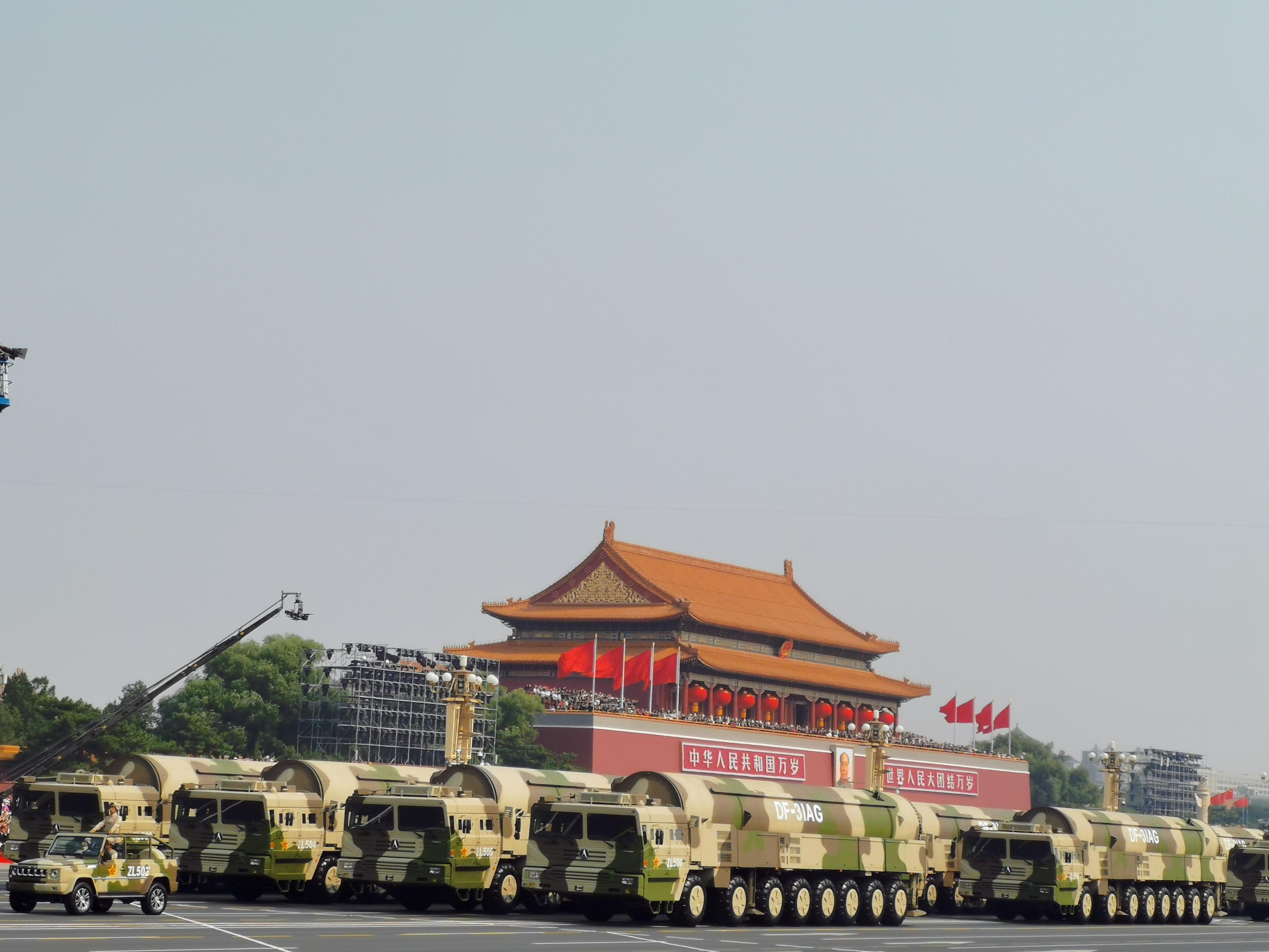 英国扬言派军舰来中国要赔偿，日落西山还要挑