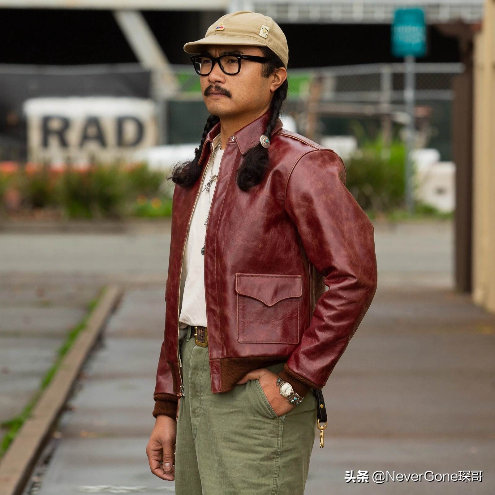 3万块的THE REAL MCCOY'S天皇染A2皮衣云评测