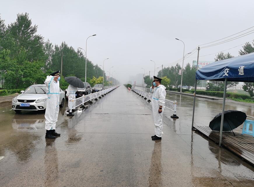 双鸭山交通人风雨中的坚守就为那肩上责任和担当