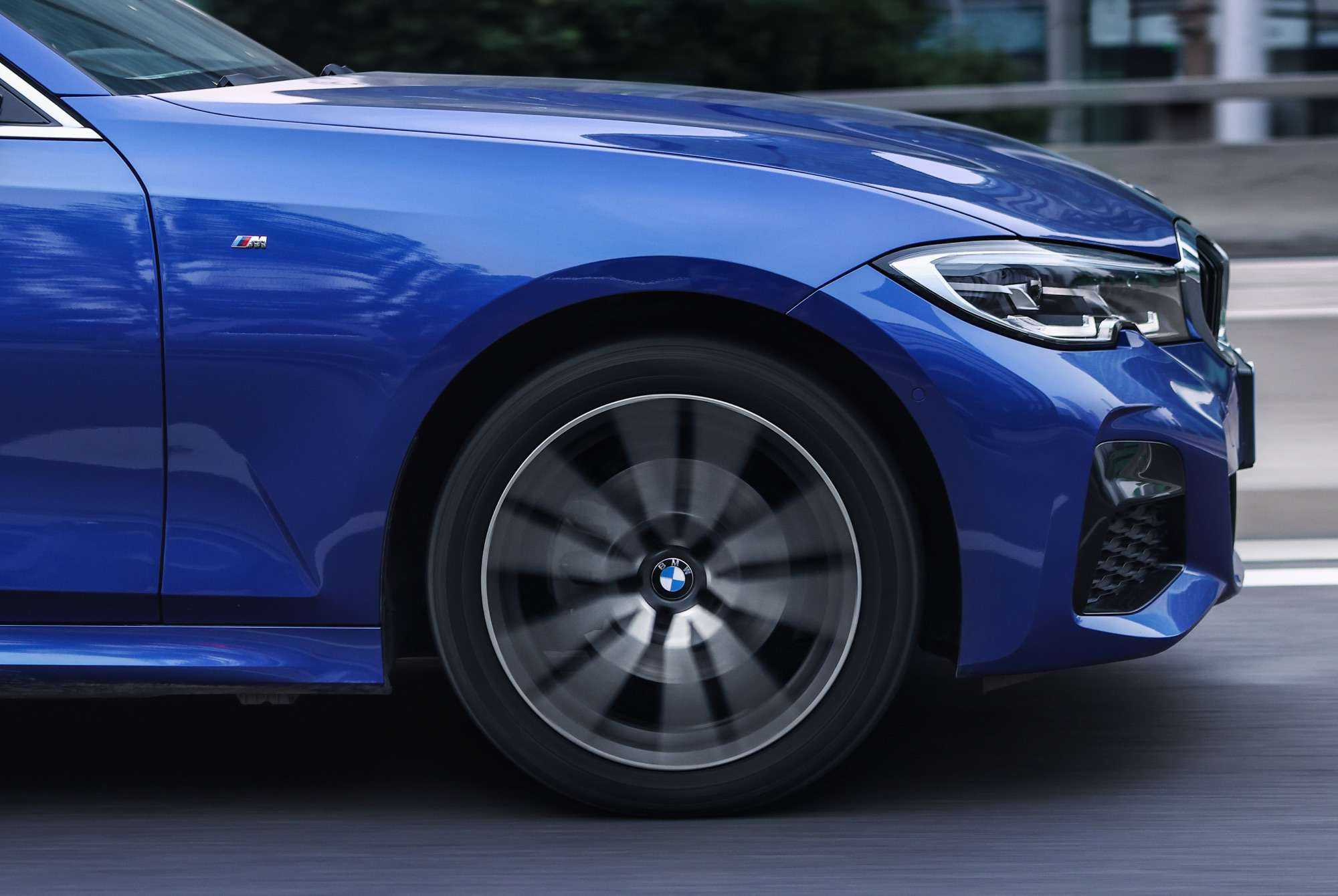 豪华超值  越级体验 全新BMW 3系晶彩定制版悠然来袭