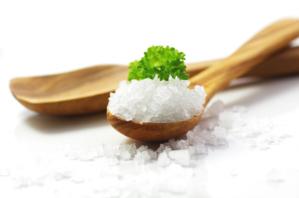 超市的食鹽品種多，哪種更適合家庭做飯？ 食鹽，怎麼選更健康？