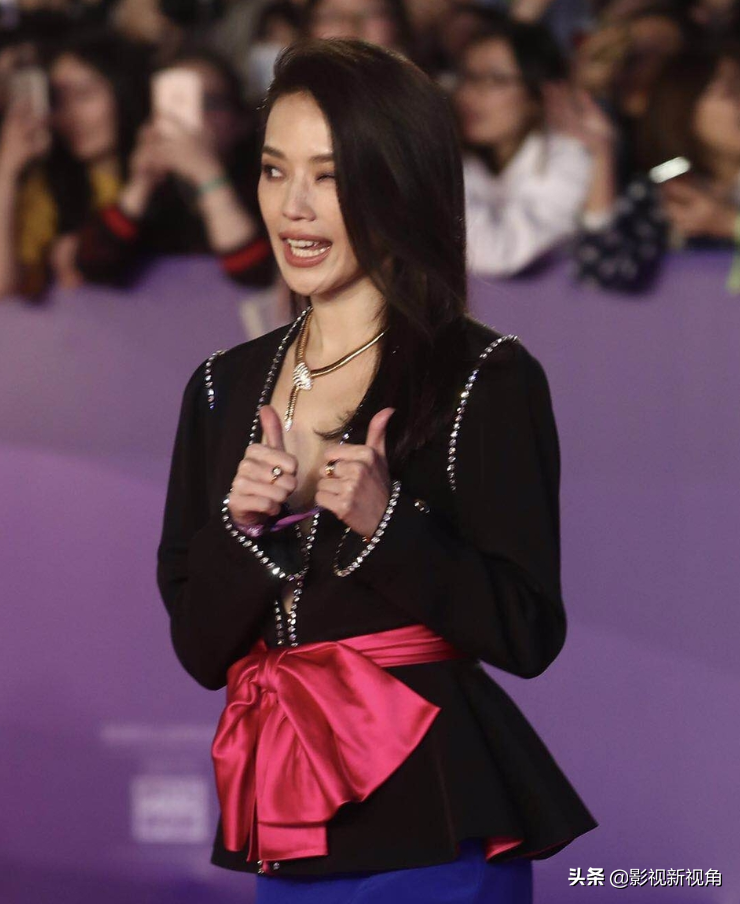 Shu Qi " element colour " attend an activity, move outfit is cool and refreshing gas field is powerful, reaction of male honored guest is very true