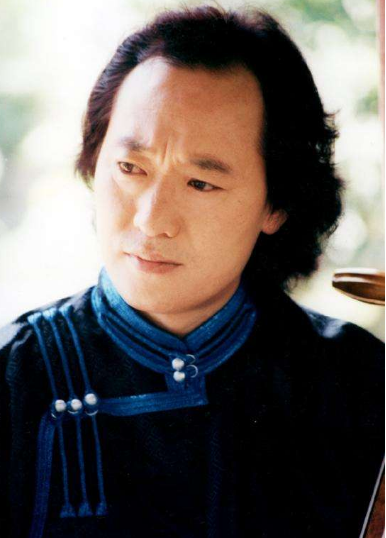 吉祥三宝过去14年：爸爸逝世，妈妈隐退，演女儿