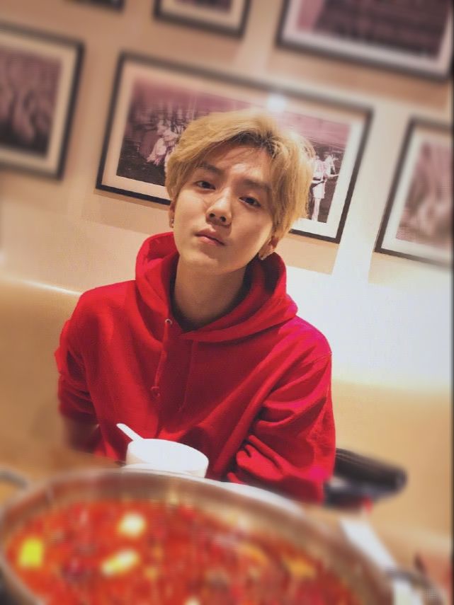 必看！梳理关晓彤三年为鹿晗甜蜜庆生，而今年