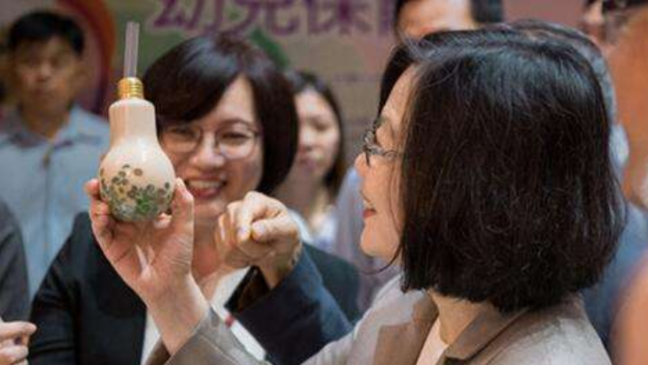 民進黨�力挺�澳大利亞，網友吐槽：真寒酸