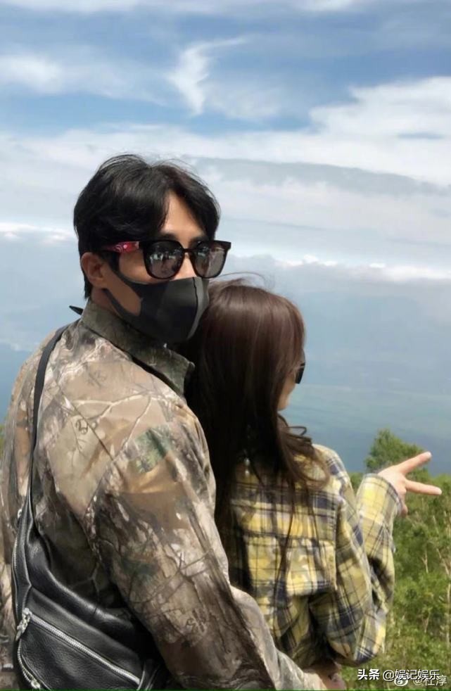 Du Chun head basks in husband and wife to close according to, guanxuan is new put together art: Taking wife to play together! Newly-married wife is very beautiful