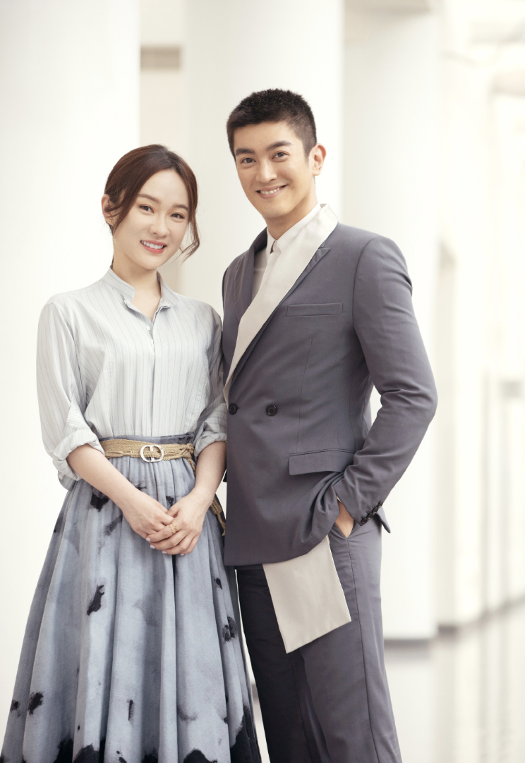 杜江一家三口出门聚餐，霍思燕素颜现身一脸幸福肥，胖出双下巴