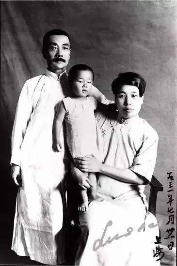 鲁迅：原配为他守寡一生，与许广平是“师生恋”